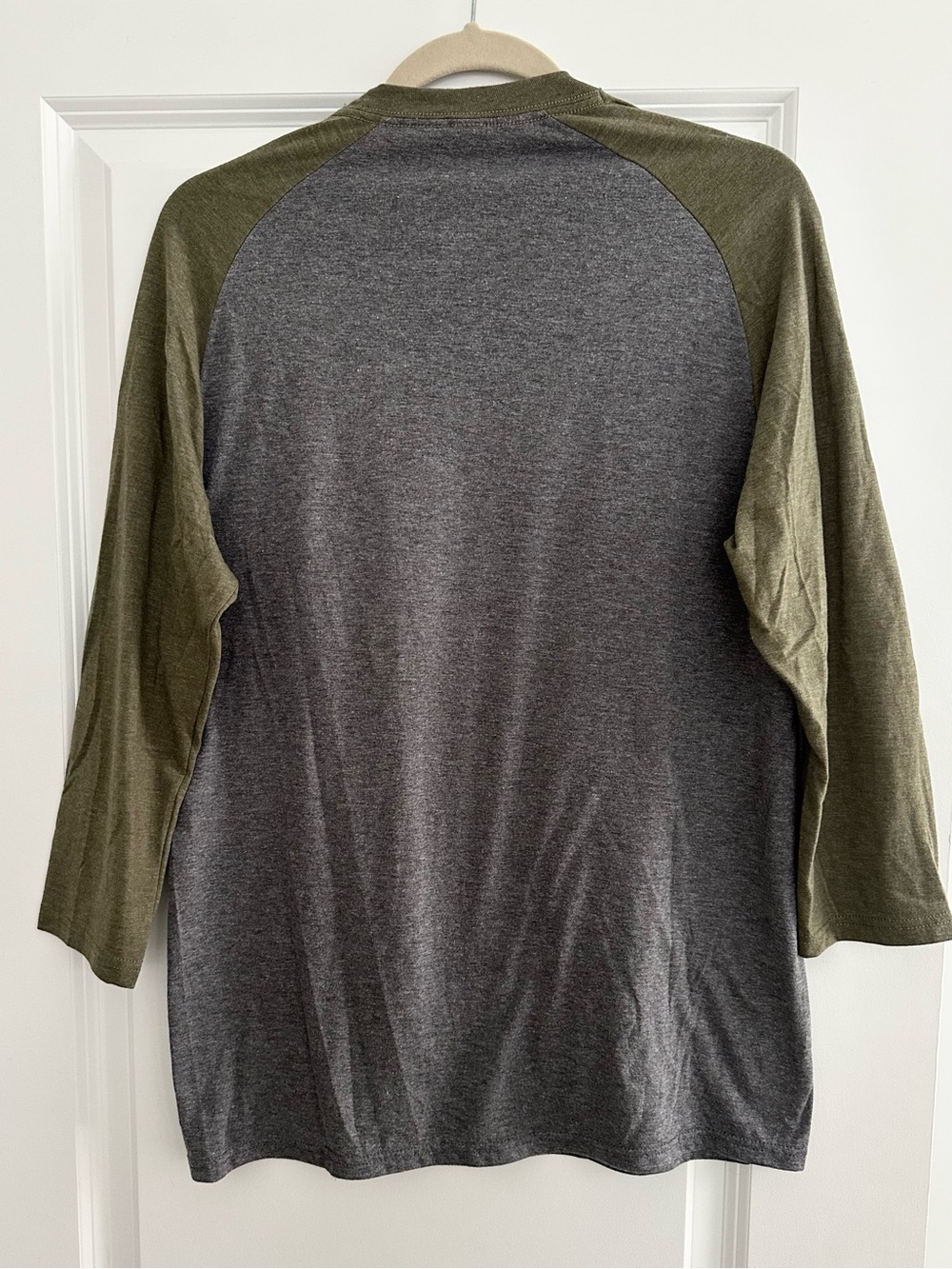 Men’s Raglan 3/4 Sleeve Baseball Tee Shirt - Olive & Grey - Twenty Twenty Co. - Picture 3 of 10